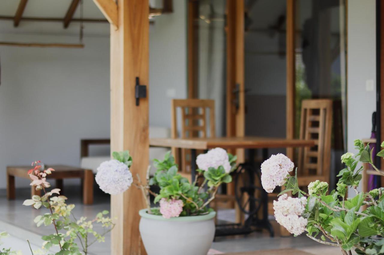 The One Ella Bed & Breakfast Exterior photo